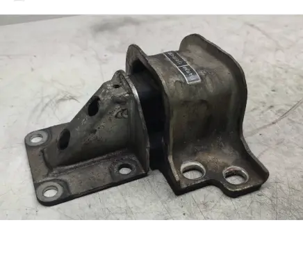 Engine mount bracket