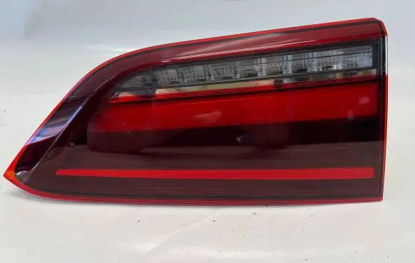 BMW X1 F48 F49 Tailgate rear/tail lights 7477717