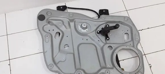 Volkswagen Caddy Front door manual window regulator 1T0837755