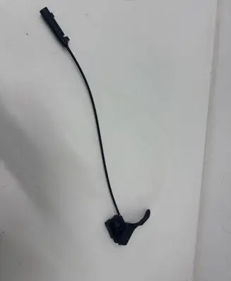 Volkswagen PASSAT B5 Engine bonnet (hood) release handle 3B1823533
