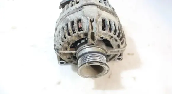 Opel Zafira B Generator/alternator 0124425020