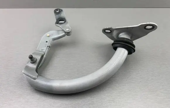 BMW 7 E65 E66 Tailgate/trunk/boot hinge 8240339