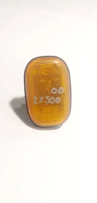Lexus RX 300 Front fender indicator light 013047