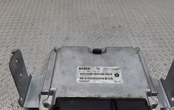 Chrysler Voyager Engine control unit/module P04686662AC 0281001768