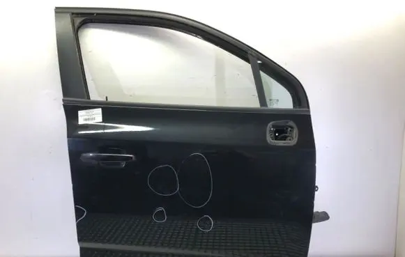 Chevrolet Orlando Front door
