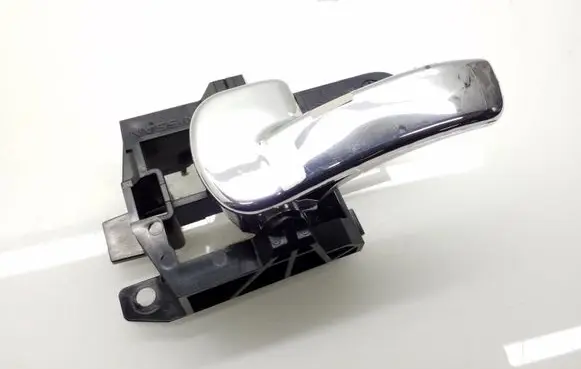 Nissan Qashqai Front door interior handle