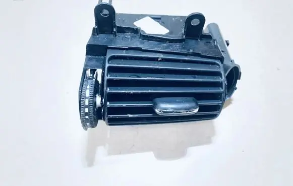 Mercedes-Benz CLC CL203 Dash center air vent grill a2038300554 a2038302754