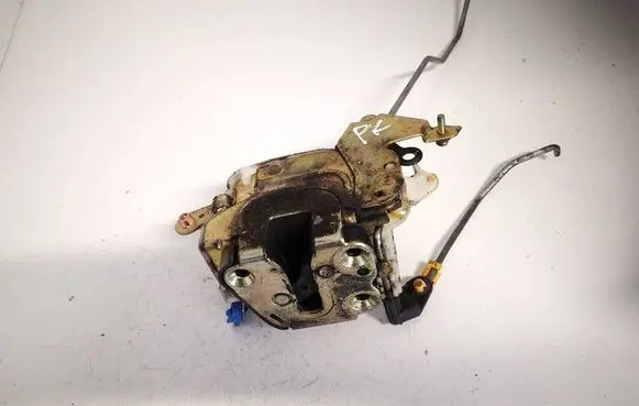 Nissan Almera Tino Front door lock