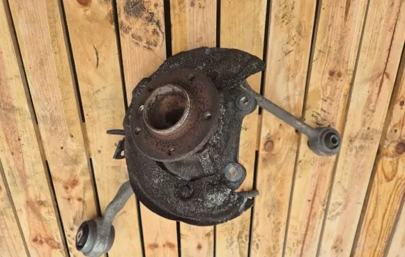 BMW 1 E81 E87 Front wheel hub spindle knuckle 6764444
