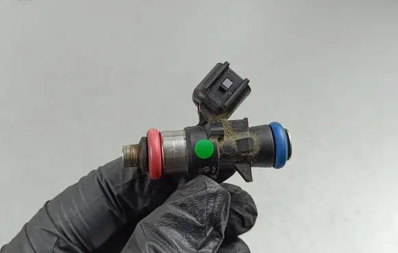 Jeep Grand Cherokee WL Fuel injector 0280158662 05281427AA