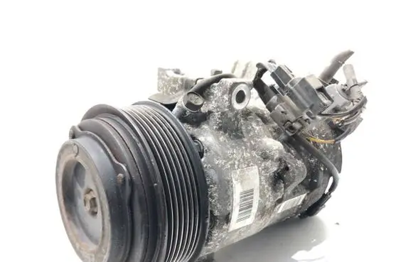 Renault Megane III Air conditioning (A/C) compressor (pump) 926005211R