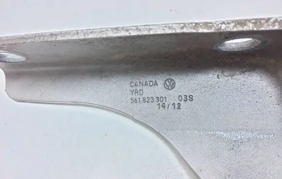 Volkswagen PASSAT B7 USA Tailgate/trunk/boot hinge 561823301