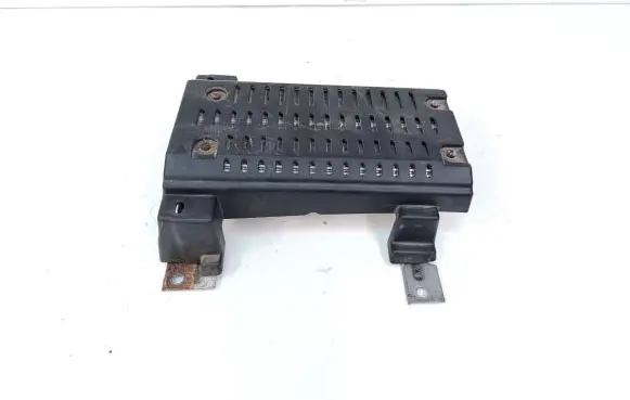 Mitsubishi L200 Sound amplifier 8701A240 CV0MW8C21