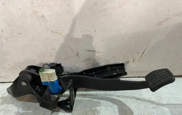 Ford S-MAX Brake pedal 6G922D094JE