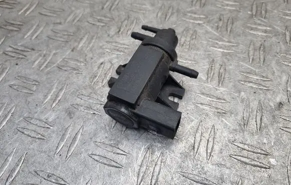 Volkswagen Golf IV Turbo solenoid valve 1K0906627D