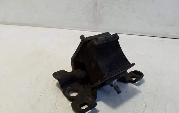 Nissan Navara D23 Engine mount bracket