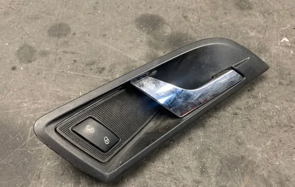 Skoda Superb B6 (3T) Front door interior handle 3T0837248