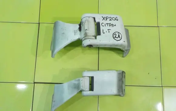 Mercedes-Benz Vito Viano W447 Front door upper hinge A4477407600 XP206