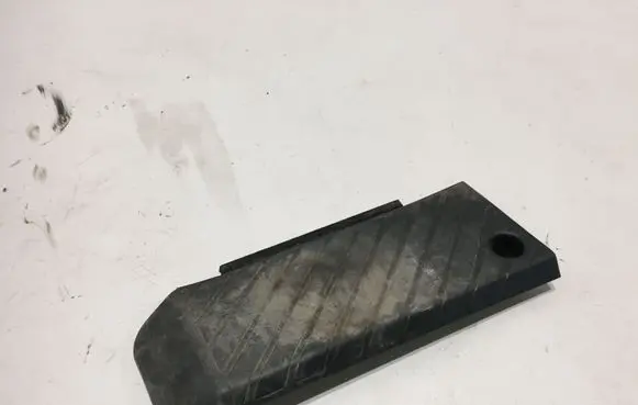 Volkswagen PASSAT B5.5 Foot rest pad/dead pedal 8D1864777