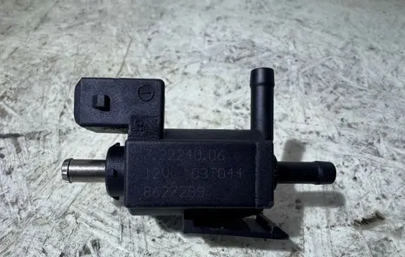 Volvo S60 Turbo solenoid valve 8627299 72224006 03T044