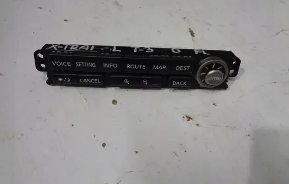Nissan X-Trail T30 Head unit multimedia control 