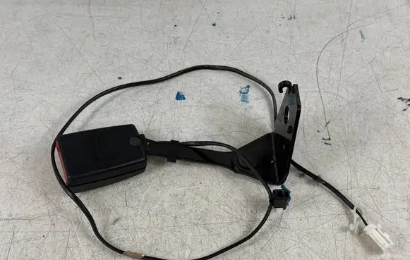 Peugeot 3008 I Rear seatbelt buckle 9681985480