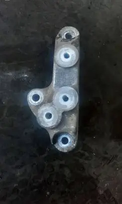 Opel Insignia A Gearbox mounting bracket 13228255
