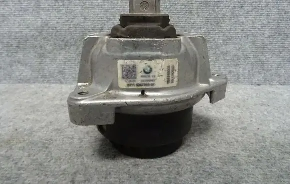 BMW 7 F01 F02 F03 F04 Engine mount bracket 4067469