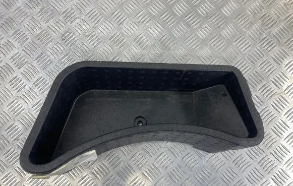 Volkswagen Touareg II Other trunk/boot trim element 7P6863226