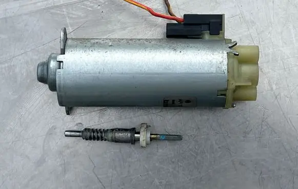 Volkswagen Phaeton Seat adjustment motor 198396103 0130002531