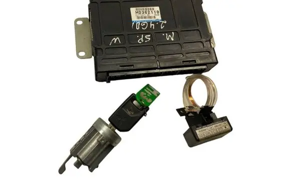 Mitsubishi Space Wagon Engine ECU kit and lock set MD362110 9630 E2T72571