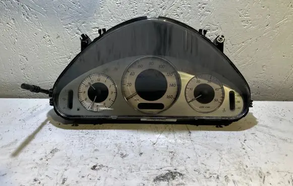Mercedes-Benz E W211 Speedometer (instrument cluster) A2115404948 110080363016