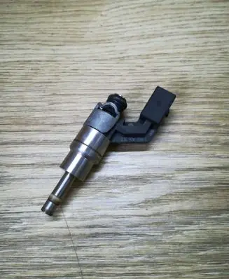 Volkswagen Golf V Fuel injector 03C906036A