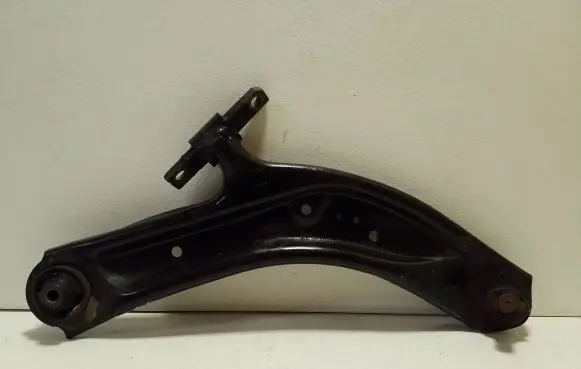 Nissan X-Trail T32 Front lower control arm/wishbone
