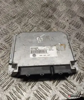 Volkswagen PASSAT B5 Engine control unit/module 3b0907557