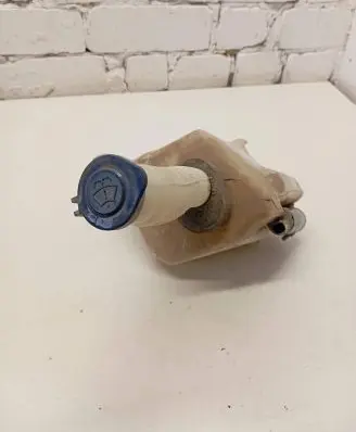 Windshield washer fluid reservoir/tank
