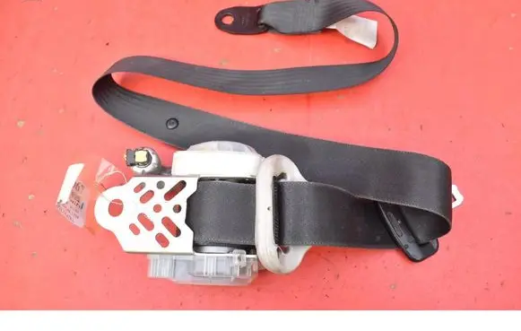Subaru Forester SJ Front seatbelt 7T8310P