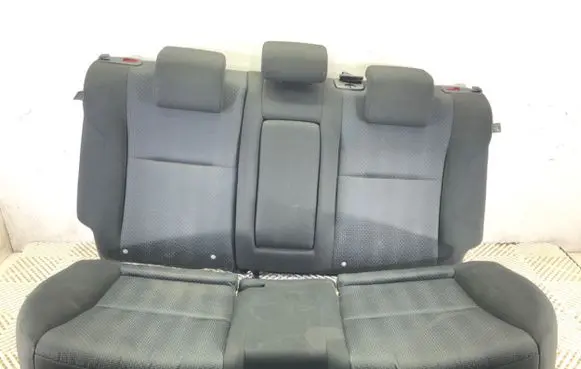 Mazda 3 II Second row seats 