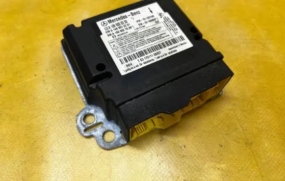 Mercedes-Benz GLS X166 Airbag control unit/module A1669000320