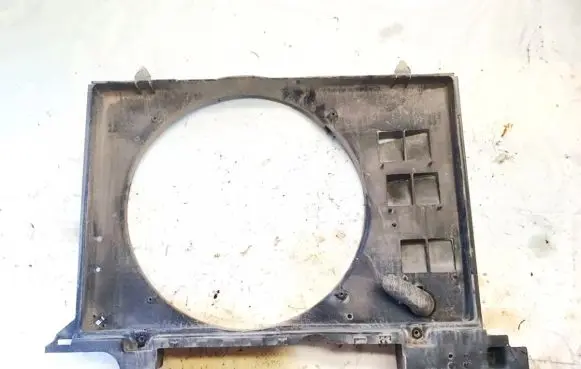 Volvo C70 Radiator cooling fan shroud 9432709
