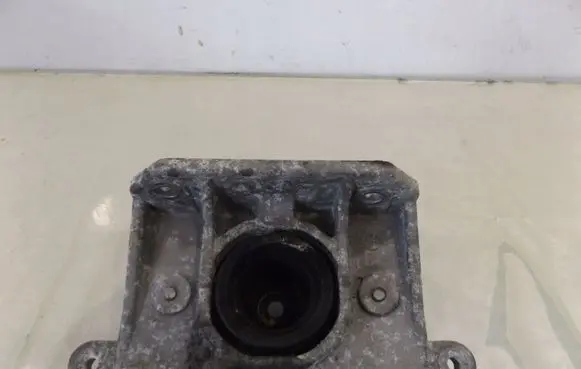 Renault Master II Gearbox mount