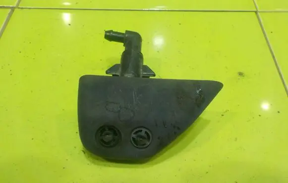 Land Rover Freelander 2 - LR2 Headlight washer pump LEWY