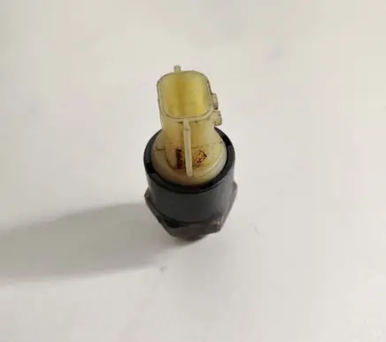 Renault Master II Oil pressure sensor 8200670467
