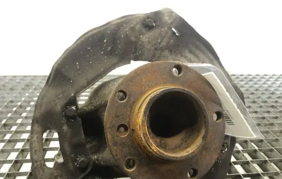 Front wheel hub spindle knuckle