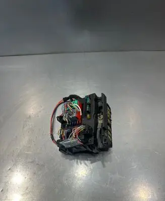 Peugeot 406 Fuse module 9650663880 35322967