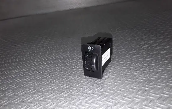 Toyota Avensis T250 Headlight level height control switch 8415205051