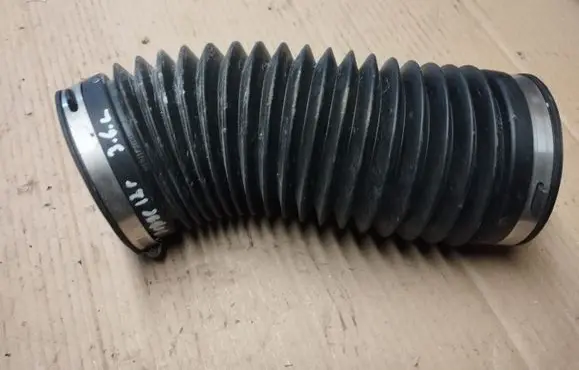 Chrysler Town & Country V Air intake hose/pipe