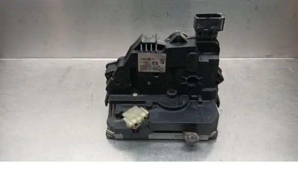 Opel Corsa D Front door lock 13258271