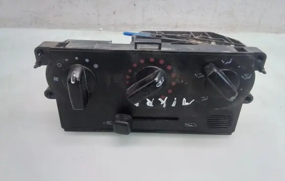 Nissan Micra Climate control unit