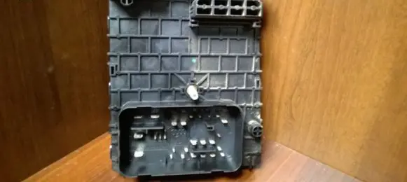 Volkswagen PASSAT B6 Fuse module 3C0937125